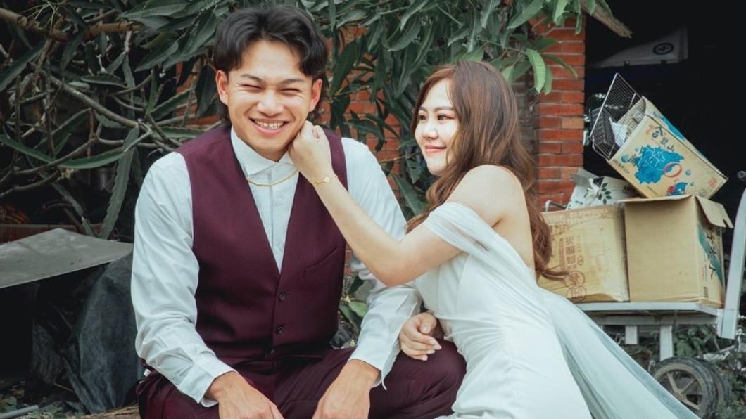 徐若熙與未婚妻共同宣布喜訊,並向彼此甜蜜告白。(圖/翻攝自徐若熙IG)
