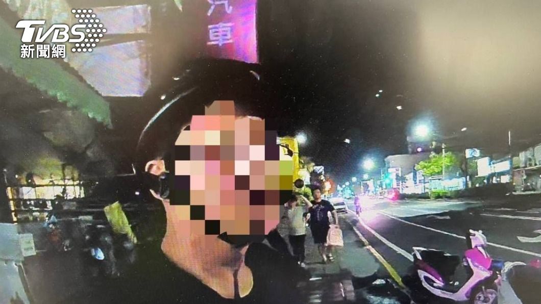 鄭男還向警方表示不喝酒又感覺渾身不對勁。(圖/TVBS)