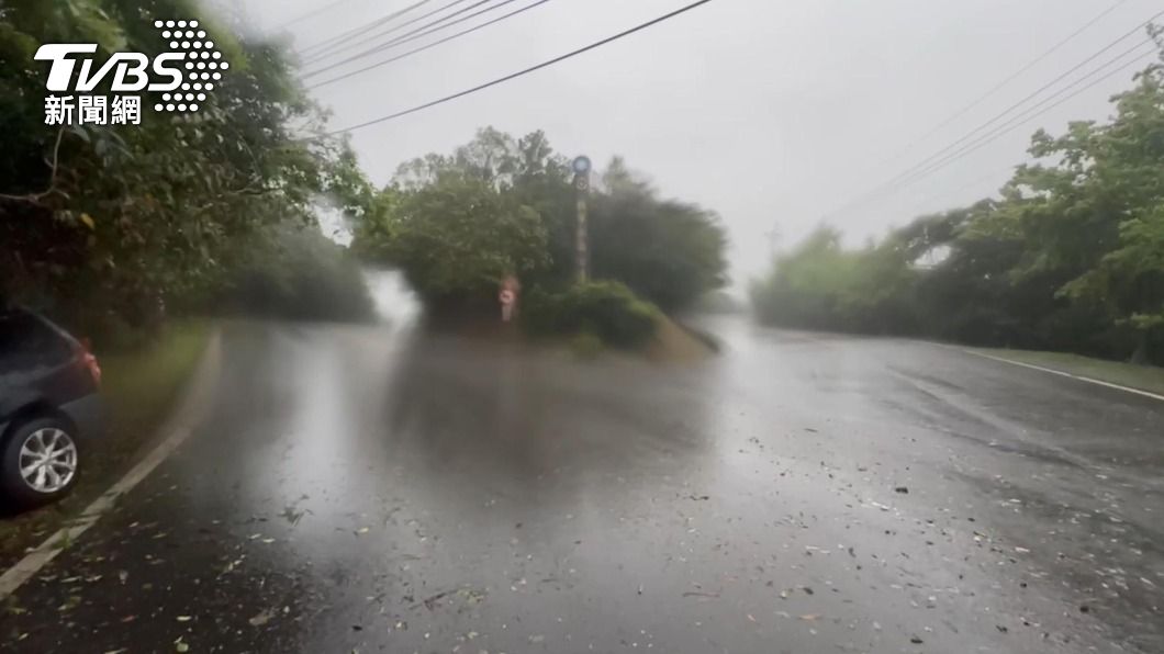 鋒面帶來強風降雨 北市38件災情3輕傷