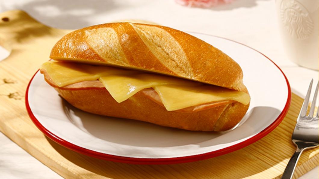 星巴克春季輕食新品「火腿起司軟法堡」。（圖／翻攝自星巴克官網）