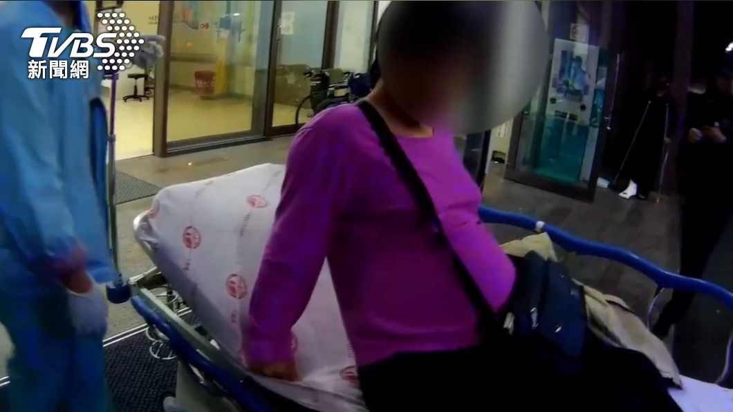 高齡婦試管多次懷首胎!「羊水破」衝醫院忘開大燈被攔 警盤查變護送