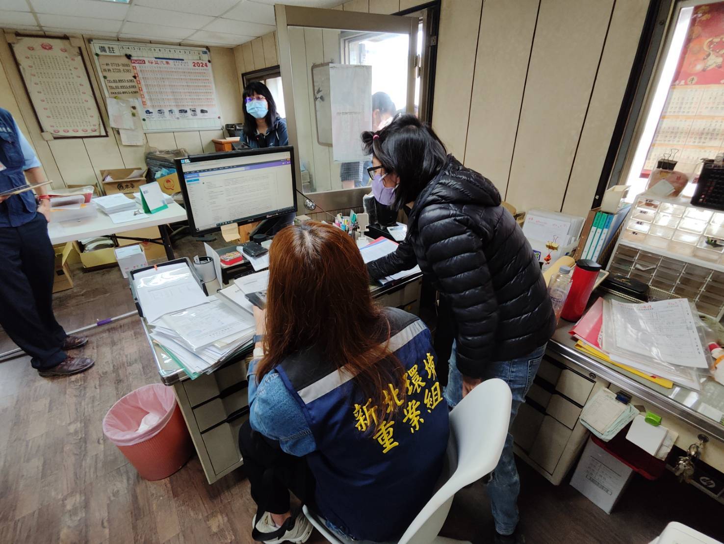 清運業者涉跑空單掩護非法處理廢棄物　4人交保