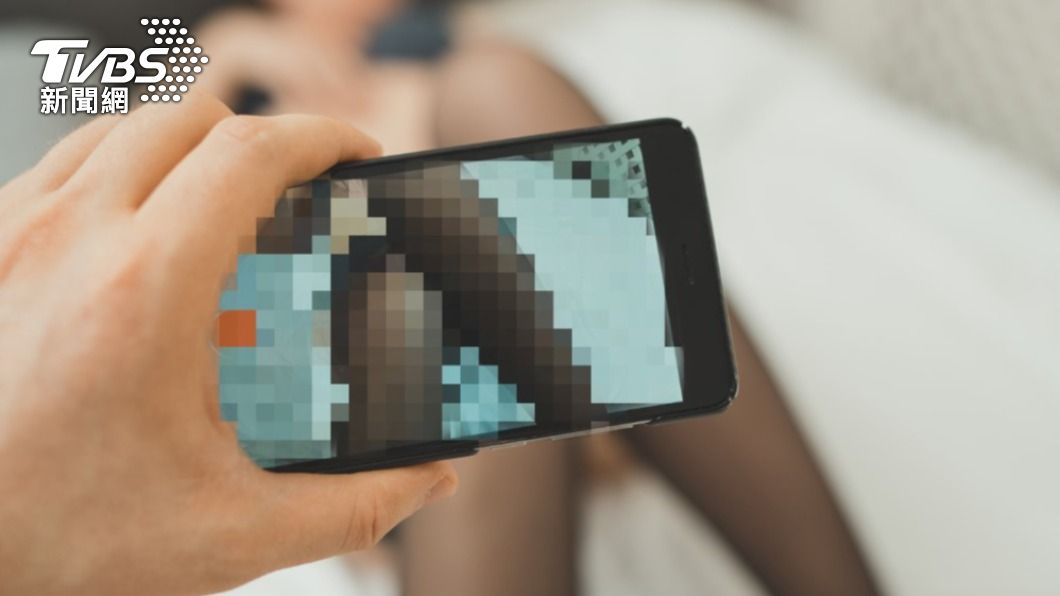 遭嗆性無能氣炸！北市男公開播「前女友交疊片」：看她多淫亂