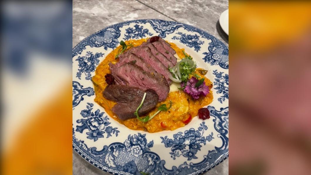 2名顧客食用牛肉燉飯後,出現噁心嘔吐等症狀。(圖/林祈烽提供)