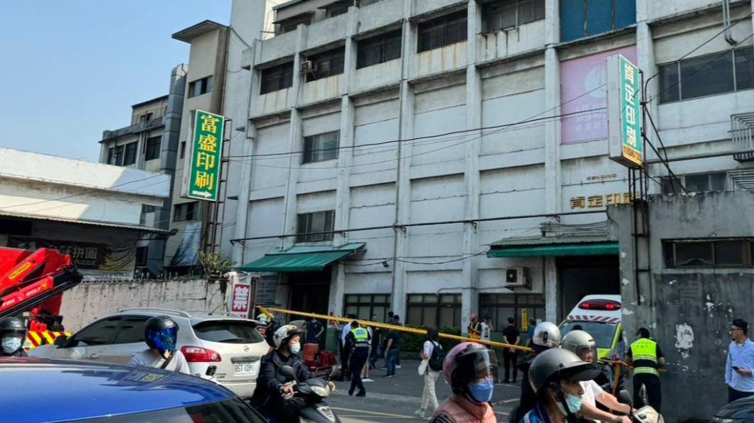 警消人員到場。(圖/TVBS)