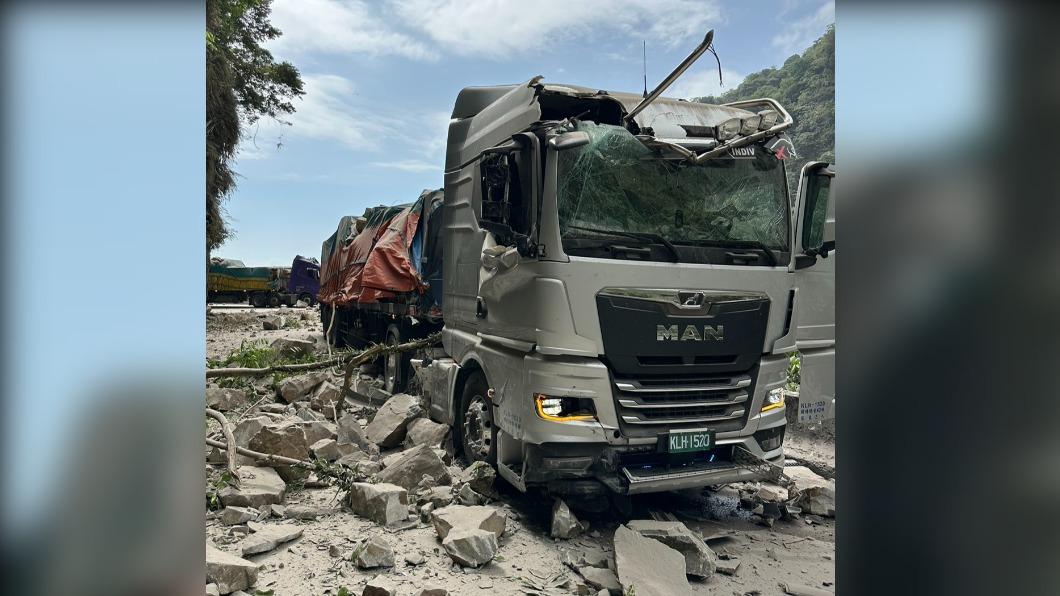 快訊/蘇花公路多處坍崩 1大貨車駕駛遭落石擊中當場慘死