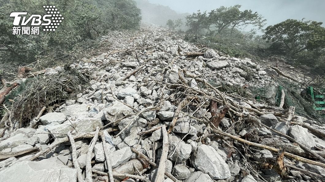 快訊/花蓮全縣98傷!得卡倫步道落石砸中登山客 3人死亡