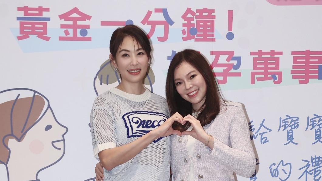 賈永婕(左)和曾馨瑩一同出席公益活動。(圖/黃盈容攝)