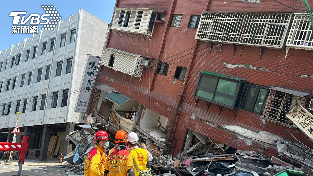 0403大地震發生後,花蓮天王星大樓竟嚴重傾斜。(圖/內政部提供)