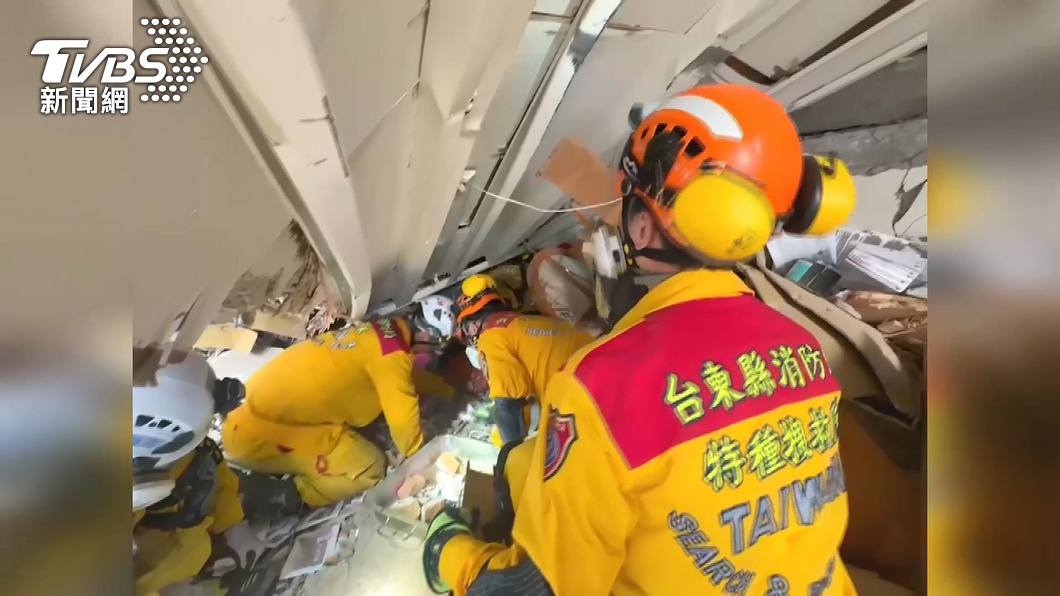 花蓮地震/「小姐帶您回家!」女師救貓被壓風管下身亡 搜救畫面惹鼻酸