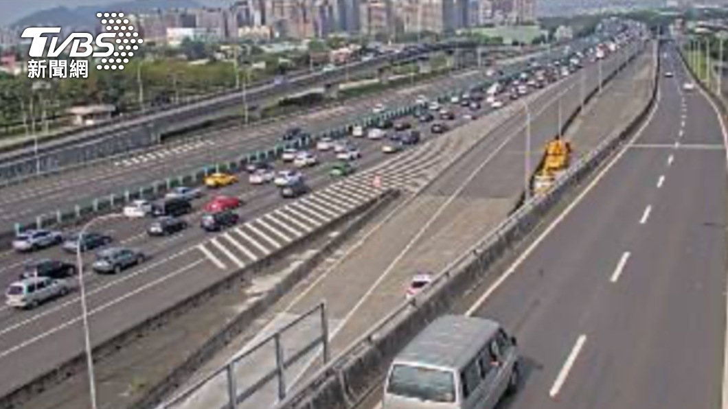 清明連假國道一早紫爆!避車潮「這時段」再上路 地雷路段曝