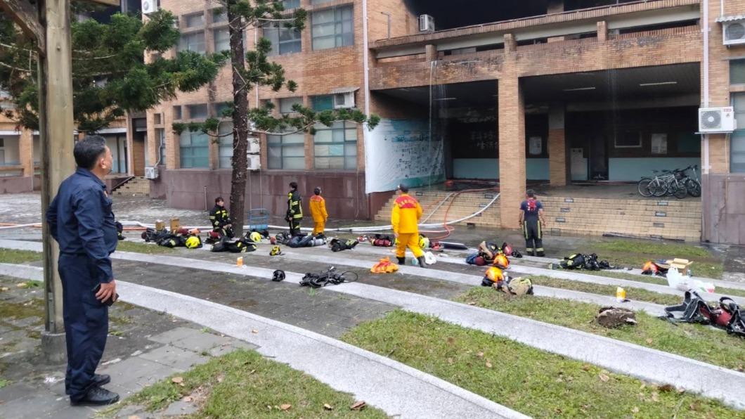 花蓮地震/惡火噬東華實驗室!教授欲衝火場被攔 學生淚:我的心血