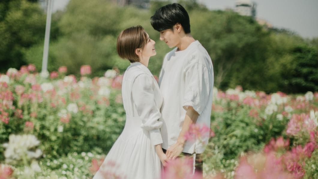 八點檔女神吳婉君有喜了？　深情對望男星「超甜畫面曝」
