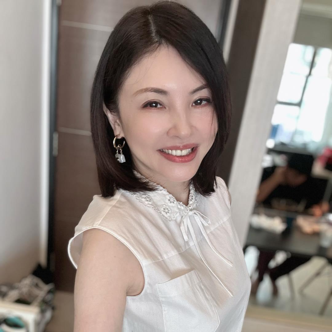 何如芸向亡父喊話,一定會遵守諾言,照顧好家人。(圖/翻攝自何如芸臉書)