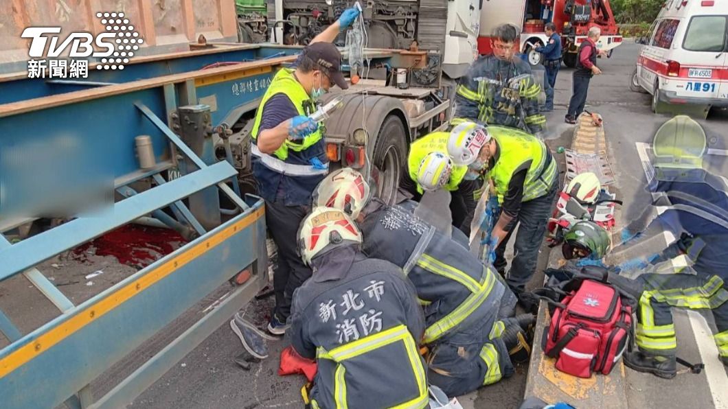 台北港7車追撞畫面曝　50歲重機女乘客雙腿斷肢傷重不治