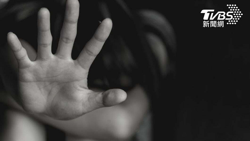 黃子佼發函喊「僅」7少女片!律師撂重話:1片就是無數遍