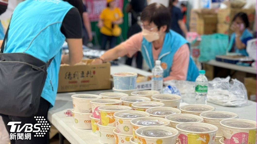 台灣人的善心物資馬上盡入災區。(圖/林雅婷攝)