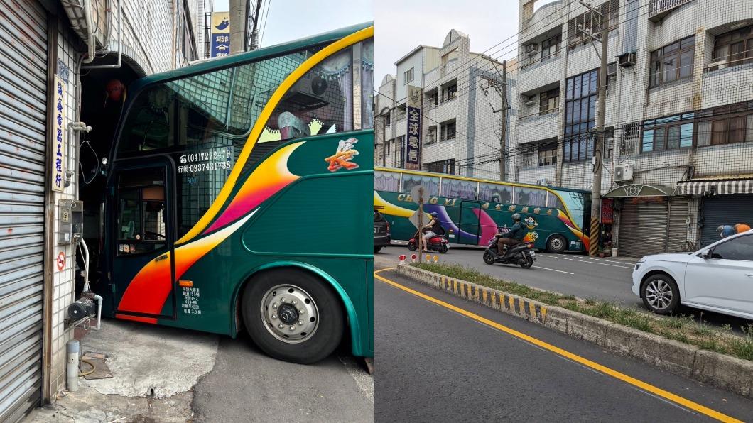 彰化遊覽車突衝民宅!疑迴轉不慎「車頭卡屋簷」 交通一度打結