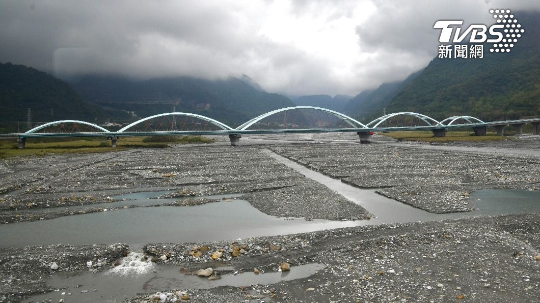 崇德地震崩壁。(圖／胡瑞麒攝)