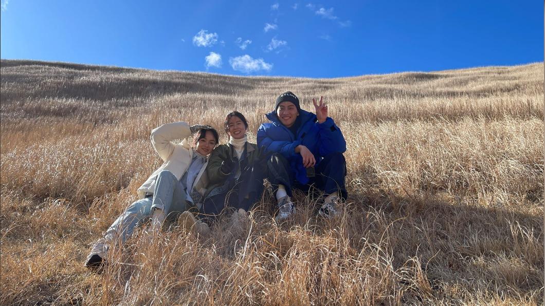 芳芸、林予晞、范少勳開心暢玩日本靜岡。(圖/《演員們的旅行》節目組及《青春期影視》提供)