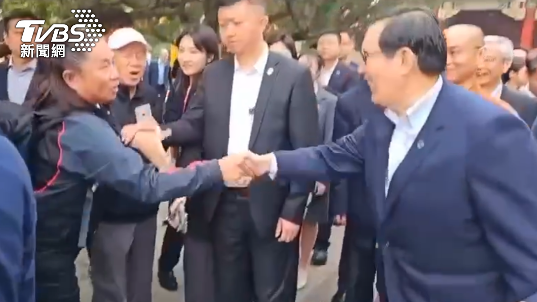 西安遇高雄鄉親喊「總統好」 馬英九笑回:我來自文山區