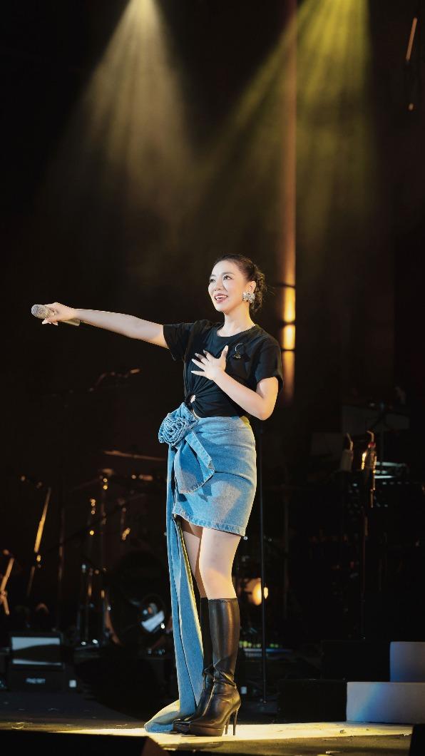 丁噹演唱經典歌曲全場聽得如痴如醉。(圖/相信音樂提供)