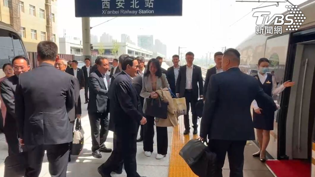 馬英九搭高鐵直奔北京　陸方高規格維安「座車開進月台」