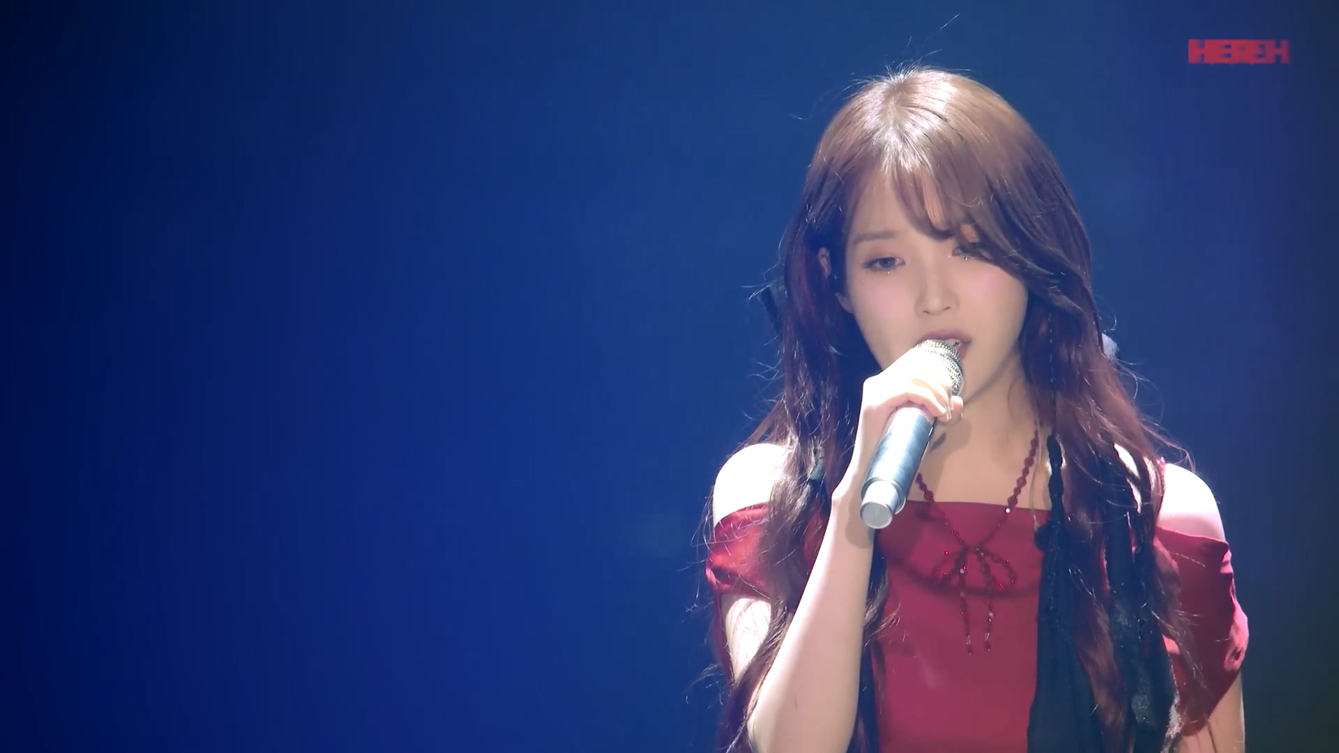 圖/翻攝 IU YouTube