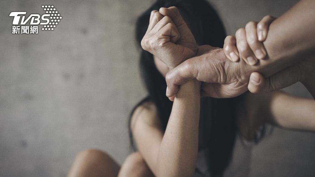 補教名師性侵國中妹!爆染指10女「用嘴襲胸」:幫矯正駝背