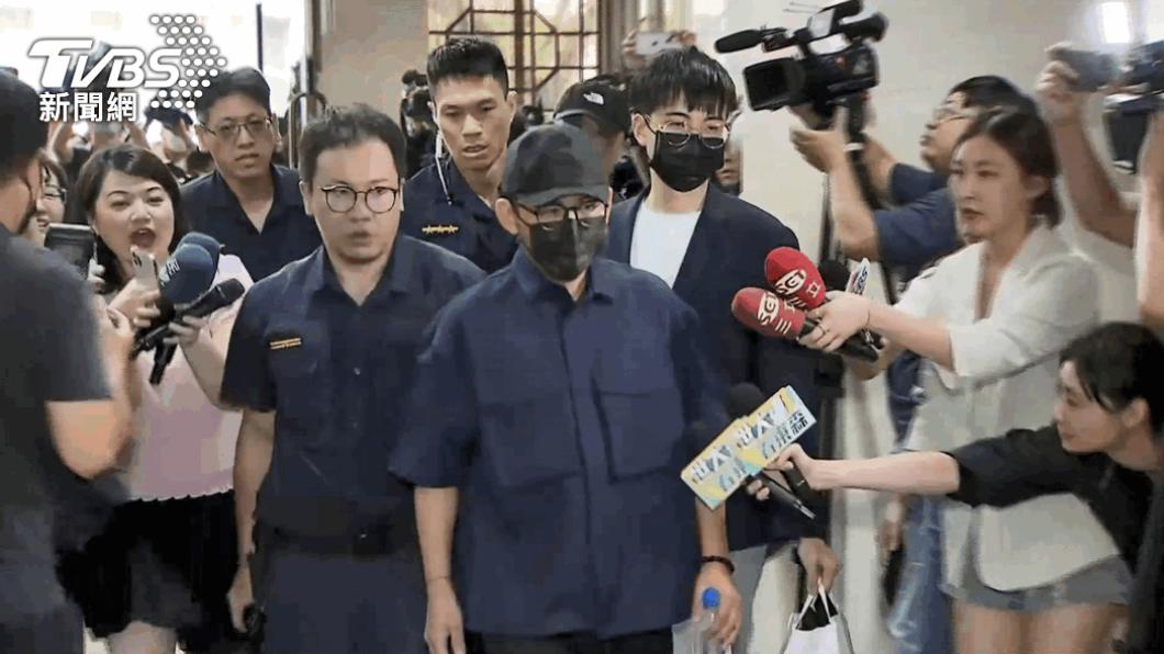 醜聞連環爆!黃子佼遭控性侵17歲少女 律師曝最慘下場