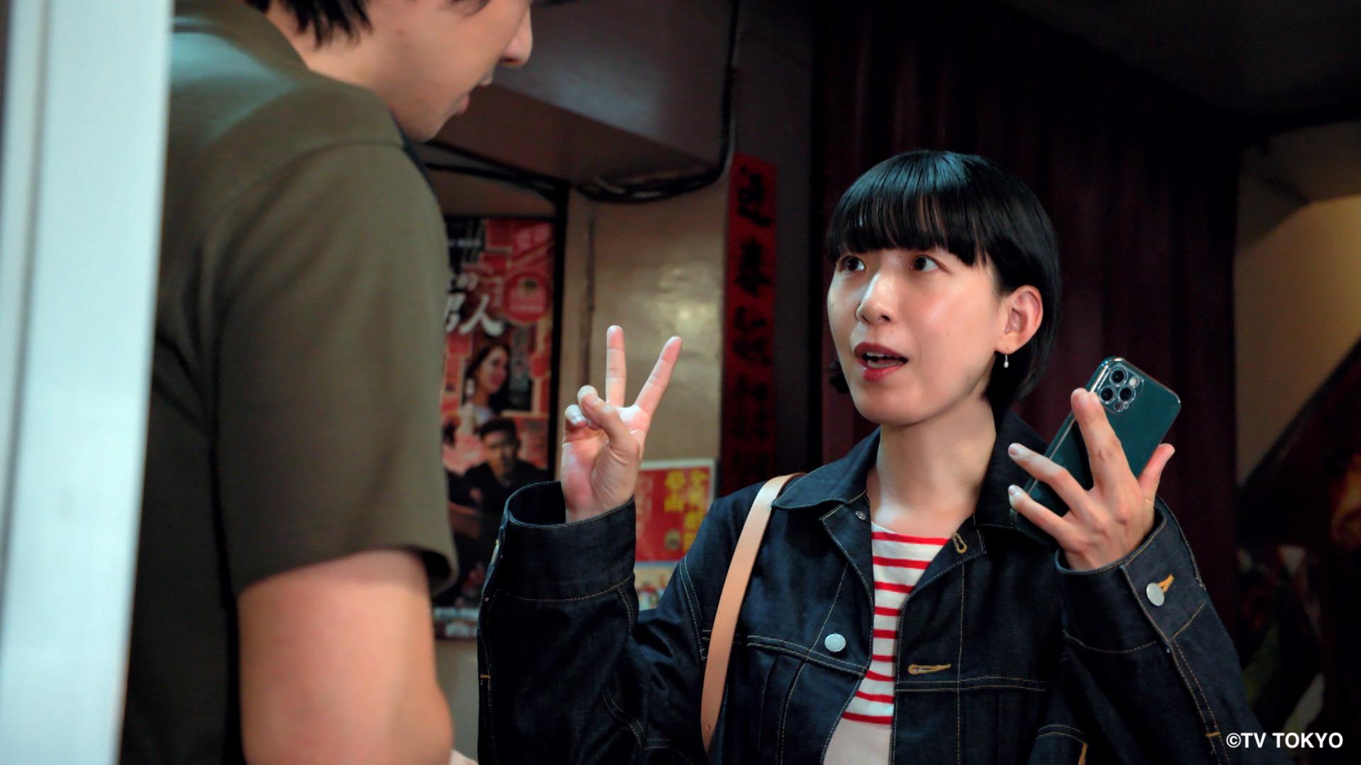 江口德子飾演的五月女惠到台南旅遊時,還參觀了「全美戲院」。(圖/Hami Video提供)