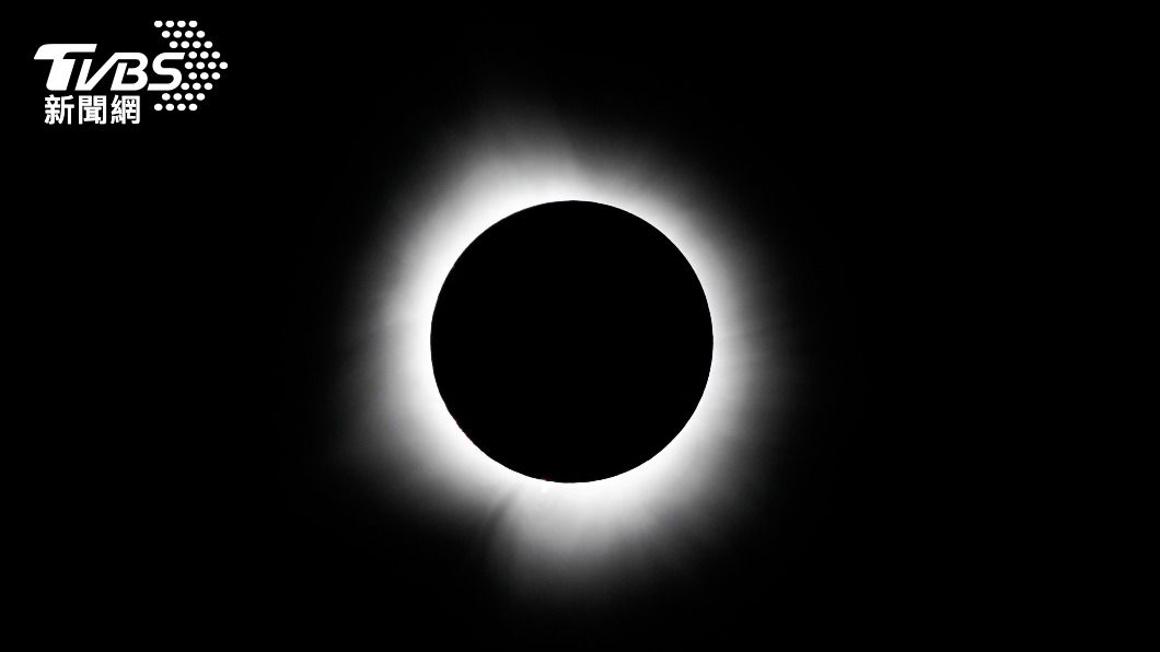 北美日全食奇景登場 美國各地民眾歡呼雀躍