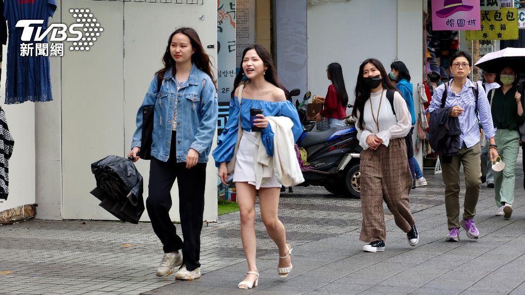 午後變天！鋒面報到「雷雨彈突襲3區」　下週驟降10度時間曝