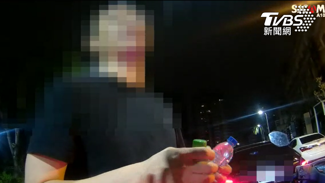 黃男要求讓老婆測酒測。(圖/TVBS)