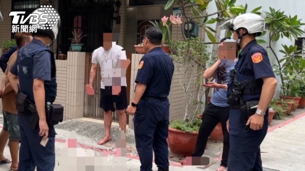 快訊/高雄3男亂鬥濺血!外甥抄刀砍舅 他趕回家救父「血流滿街」