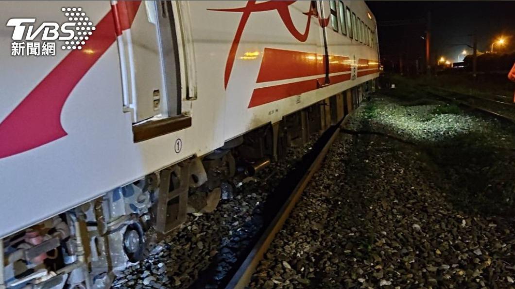 普悠瑪號和平站撞到落石出軌 無乘客受傷已恢復雙向通車