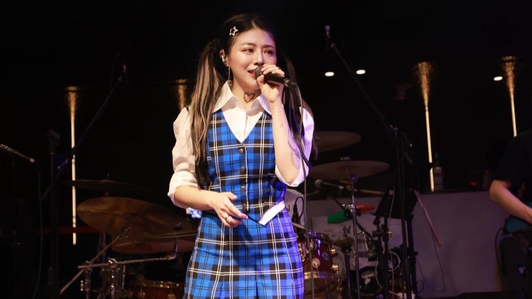 林吟蔚在朋友介紹下前往菲律賓表演,卻造成她的心理陰影。(圖/翻攝自林吟蔚臉書)