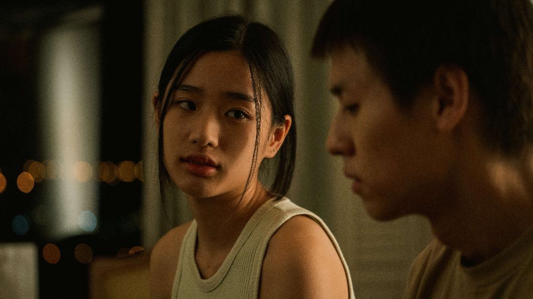 人氣女星Tu在片中飾演因照顧阿公獲得千萬遺產的好友。(圖/CATCHPLAY提供)