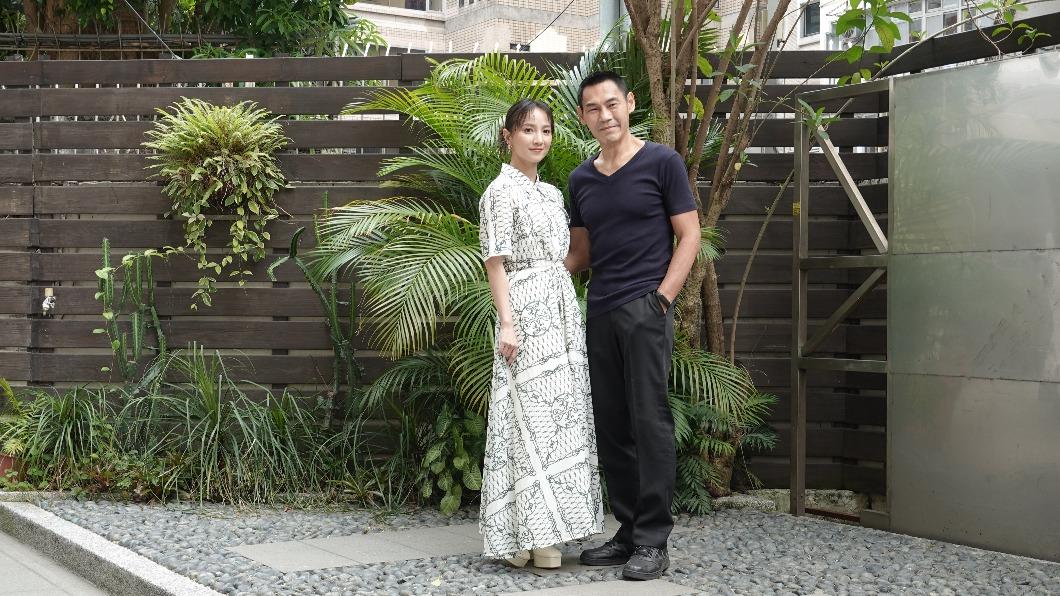 夏靖庭在《唱歌給你聽》的專業表現,讓飾演他女兒的張寗相當敬佩。(圖/客家電視提供)