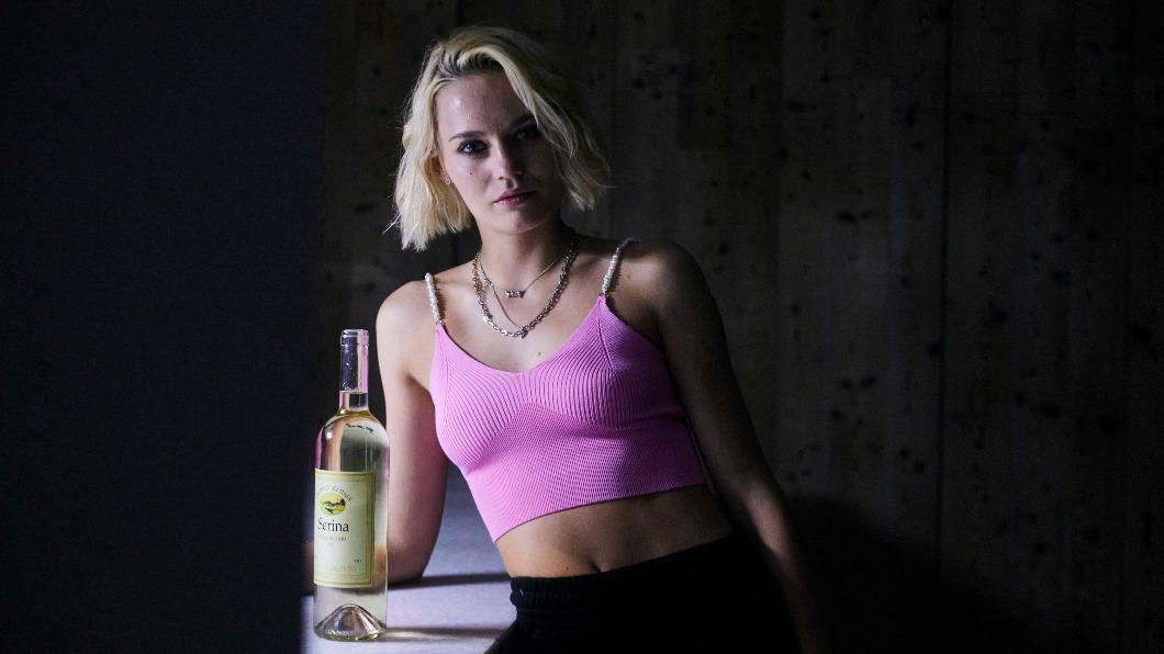 性感型男為「幫朋友脫罪」勾引女法官 竟假戲真做瘋狂肉體歡愉