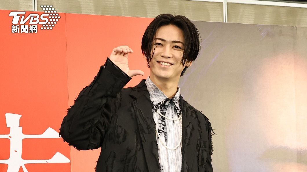 不忍了!龜梨和也曝「導演最暴力瞬間」 眼見割頸噴血竟讚:好美