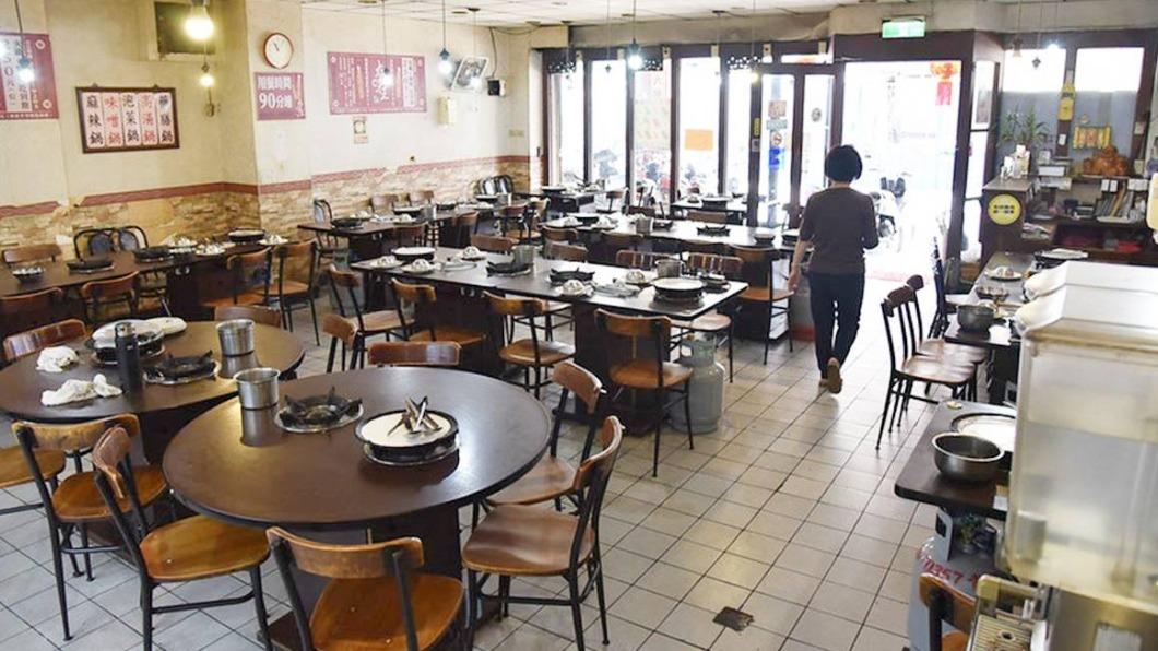 店面僅有1層樓,座位大多是4人以上,空間算是滿大的,乾淨明亮。(圖/ELSA菲常好攝提供)
