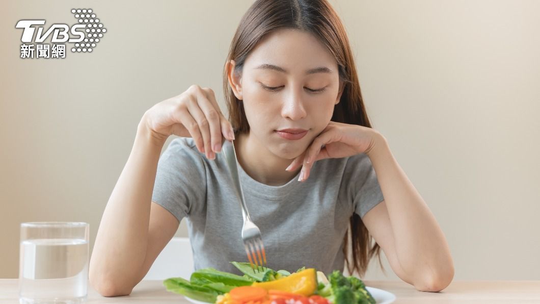 情緒難控制?吃什麼會影響心情 醫:2類人患「憂鬱症」風險高