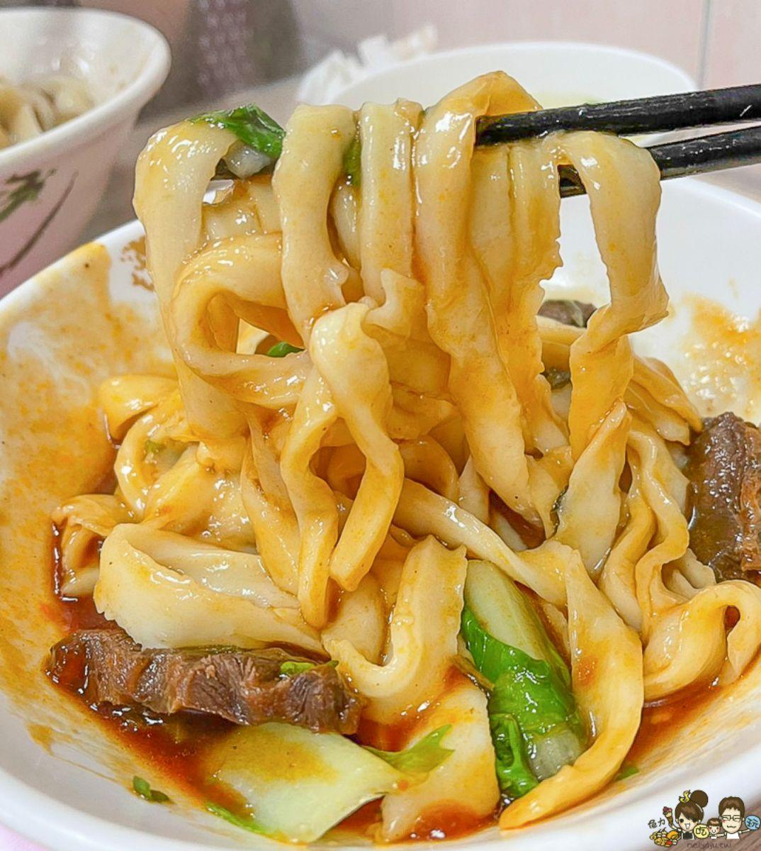 店內主打Q彈好吃的手工刀削麵，還有經典的手工水餃、牛肉麵。（圖／跟著尼力吃喝玩樂提供）