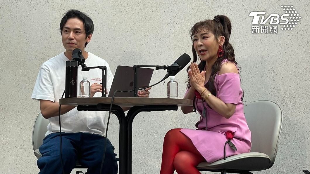 張瑞夫（左）邀來王彩樺進行現場對談。（圖／陳薈涵攝）