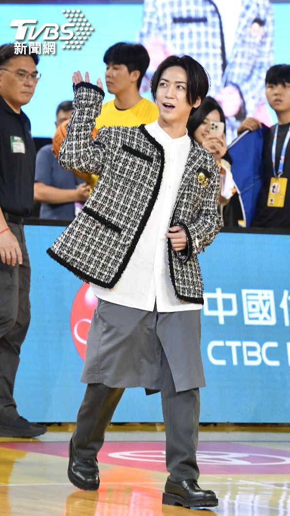 龜梨和也與現場球迷們打招呼。(圖/胡瑞麟攝)