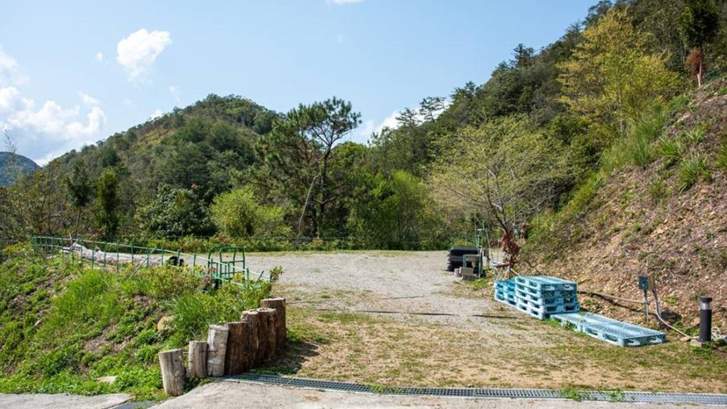 第2層是碎石營地,也有不錯的視野。(圖/sya的旅遊部落格提供)