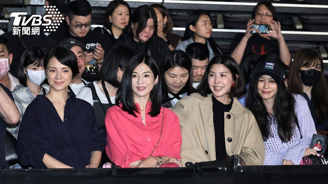李心潔（左起）、楊采妮、許茹芸、徐若瑄。（圖／張哲鳴攝）