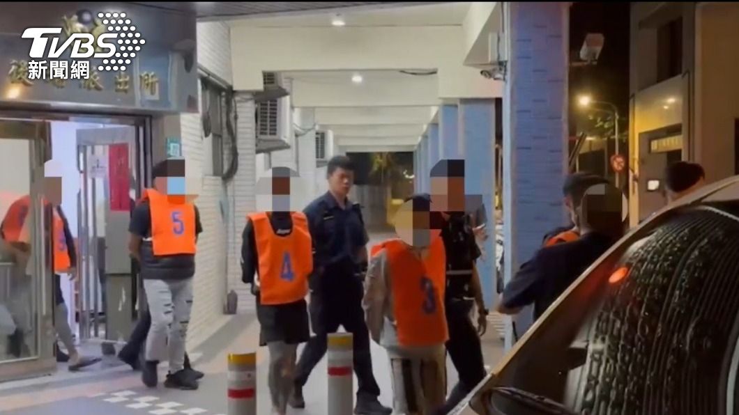 警方將施暴的9人移送法辦。（圖／TVBS）