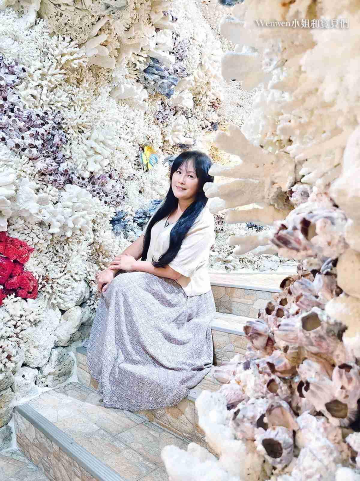 「海底龍宮」隧道由各種國外引進的貝殼、珊瑚礁與七彩扇貝組成。(圖/Wenwen小姐和寶貝們提供)